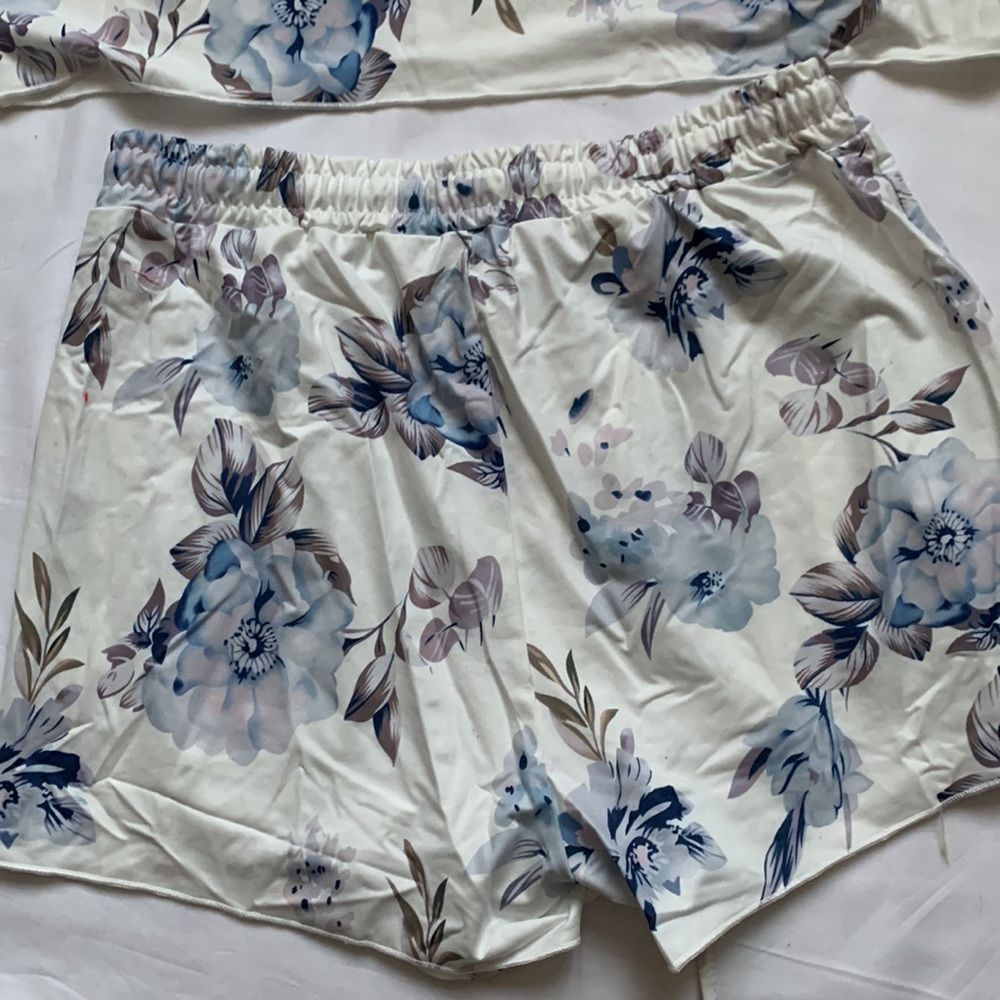⭐️Vintage Floral Long Sleeve Sweatshirt and Shorts Loungewear Set⭐️